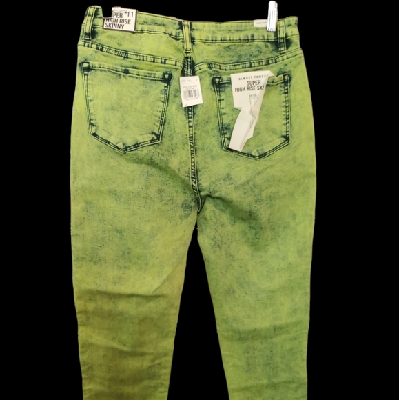 💚Neon Green💚 Super High Rise Skinny Jeans 💚 Distressed💚 NWT - Picture 2 of 2